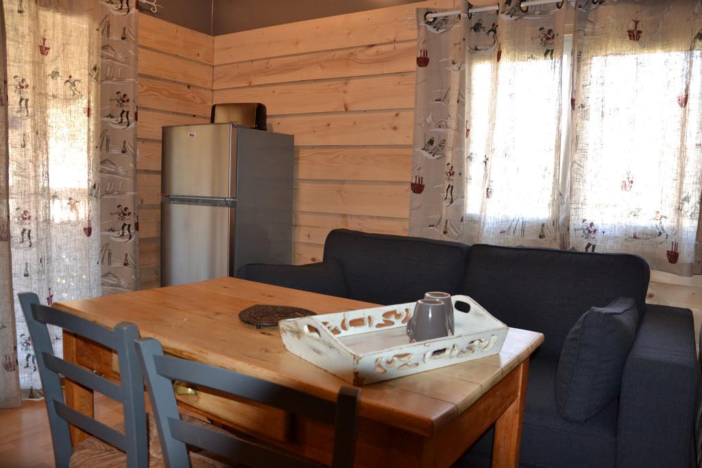 Camping La Mare Aux Fees Roquefeuil Exterior photo