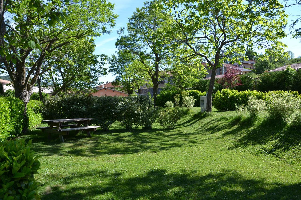 Camping La Mare Aux Fees Roquefeuil Exterior photo