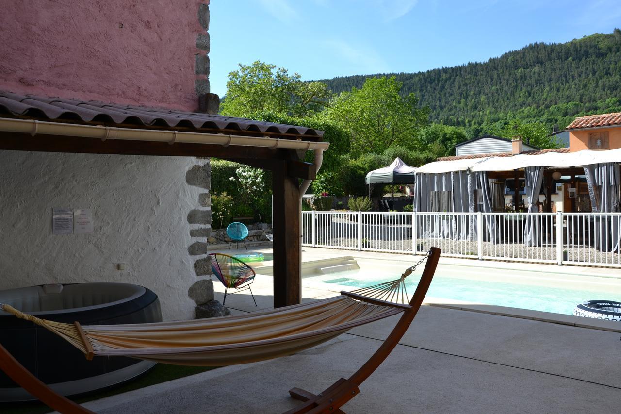 Camping La Mare Aux Fees Roquefeuil Exterior photo
