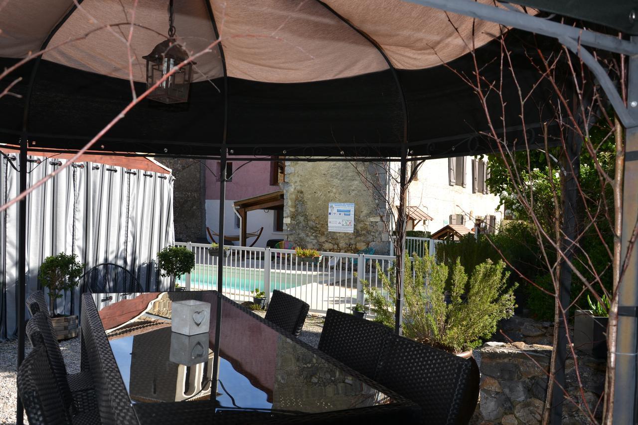 Camping La Mare Aux Fees Roquefeuil Exterior photo