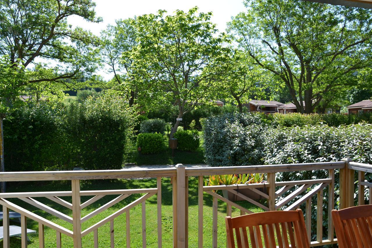 Camping La Mare Aux Fees Roquefeuil Exterior photo