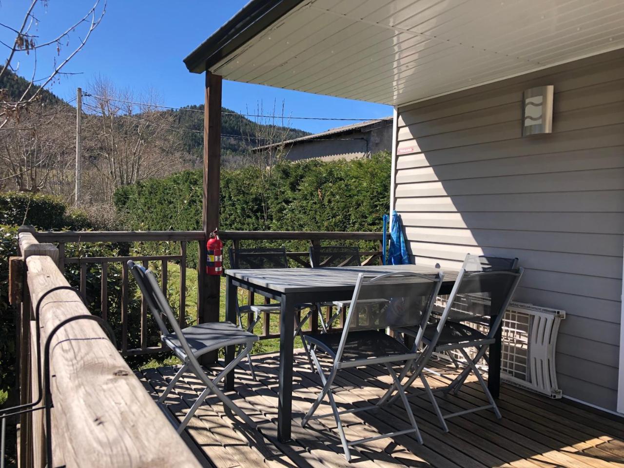 Camping La Mare Aux Fees Roquefeuil Exterior photo