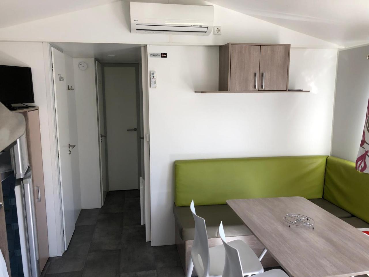 Camping La Mare Aux Fees Roquefeuil Exterior photo